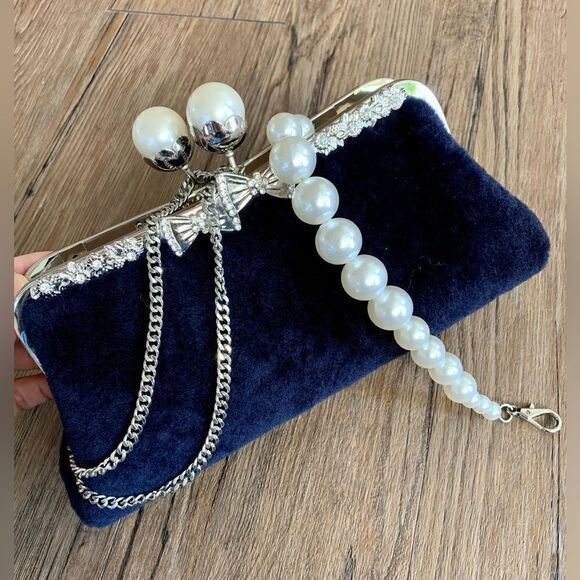 Handmade Real Shearling Pearl Kisslock Clutch/Wristlet/Evening Bag/Crossbody - Picture 6 of 16